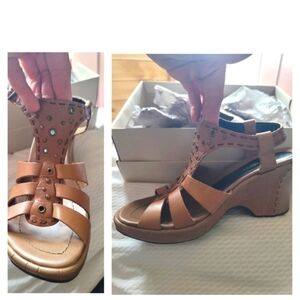 BNIB Womens Hush Puppies‎